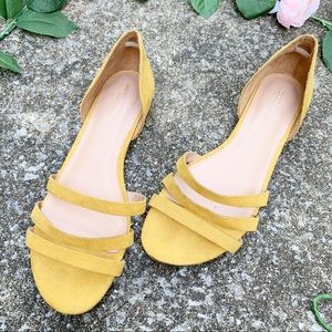 American Eagle | Mustard Small Chunk Heel Sandals